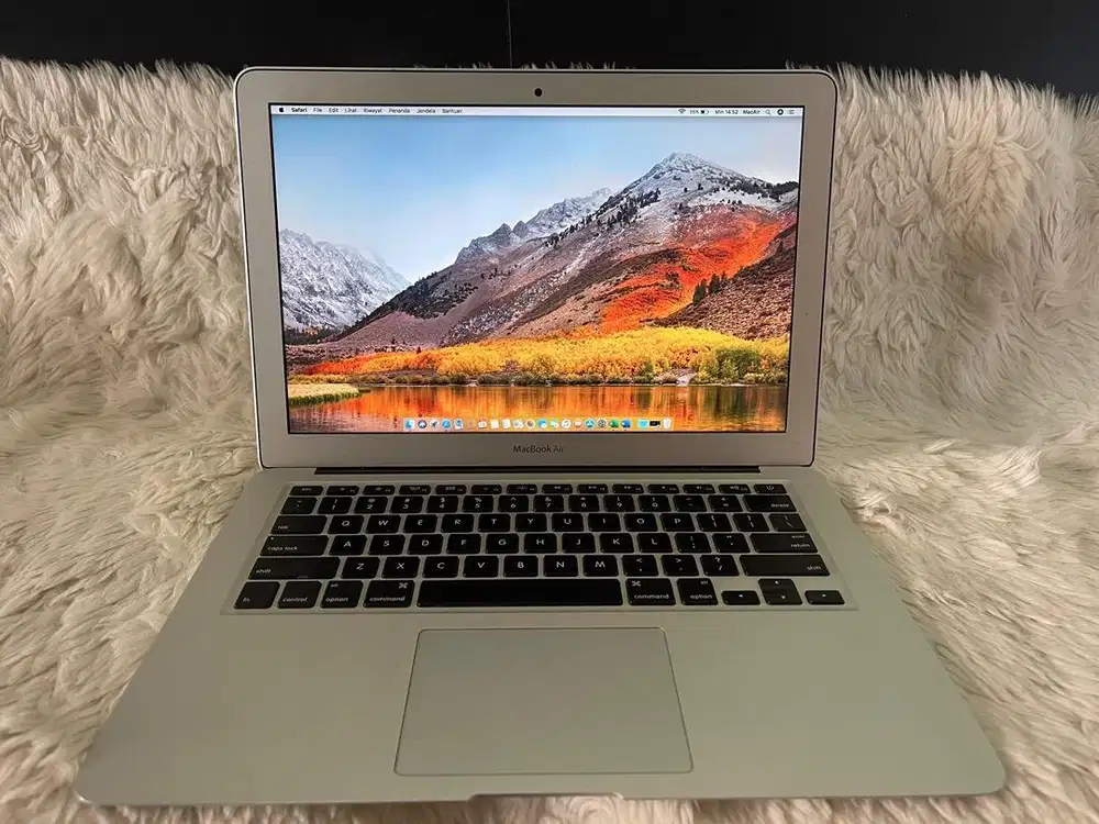 Macbook Air 2012 isrimewa mulus no dent