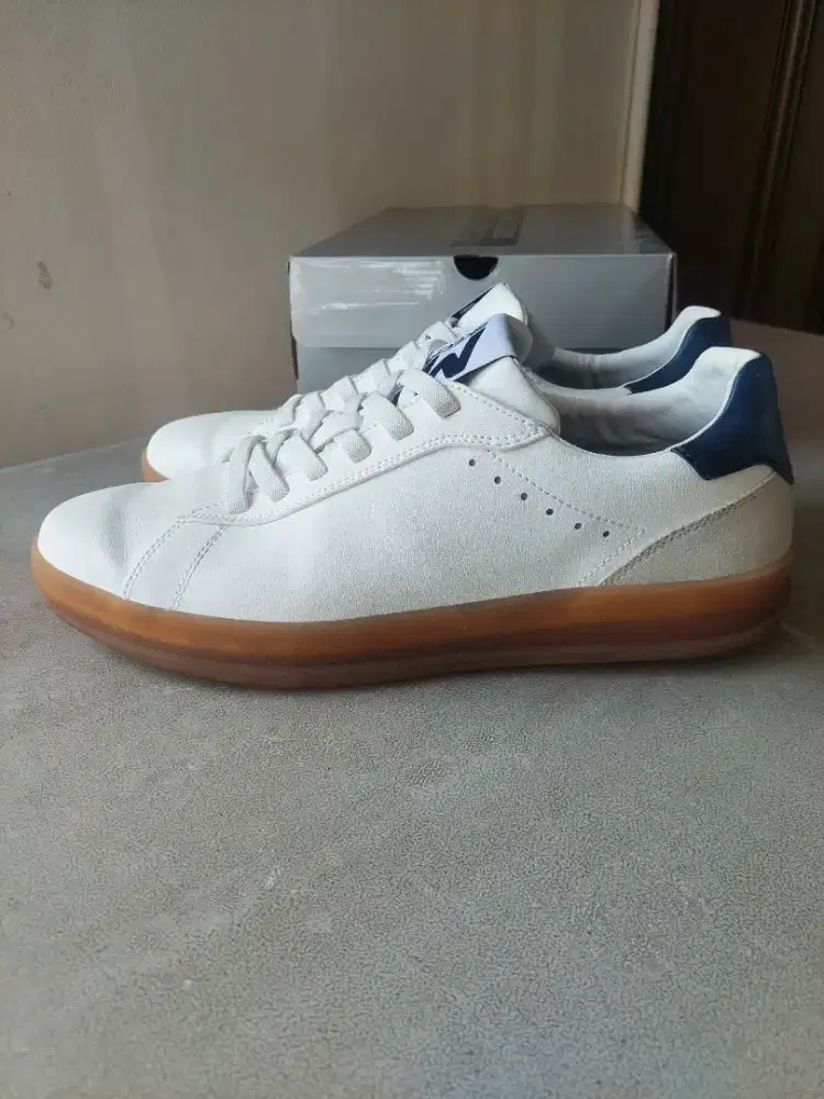 Sepatu Casual Skechers MN