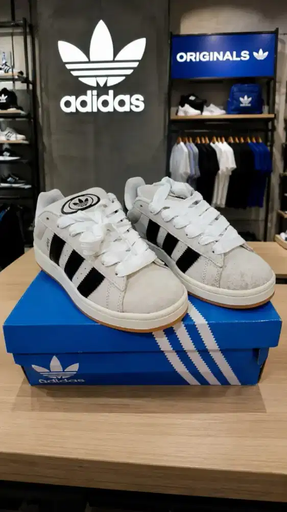 Sepatu Adidas Camous 00s W
