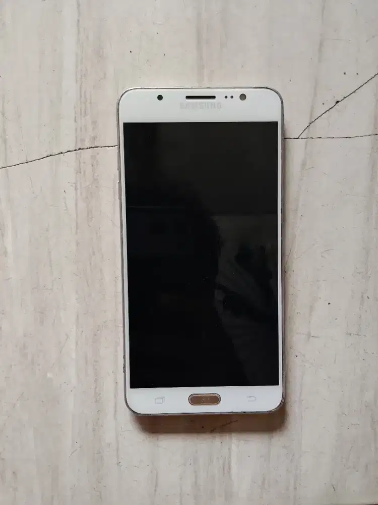 Samsung J7 2016