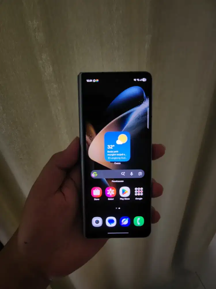 Samsung Z Fold 4