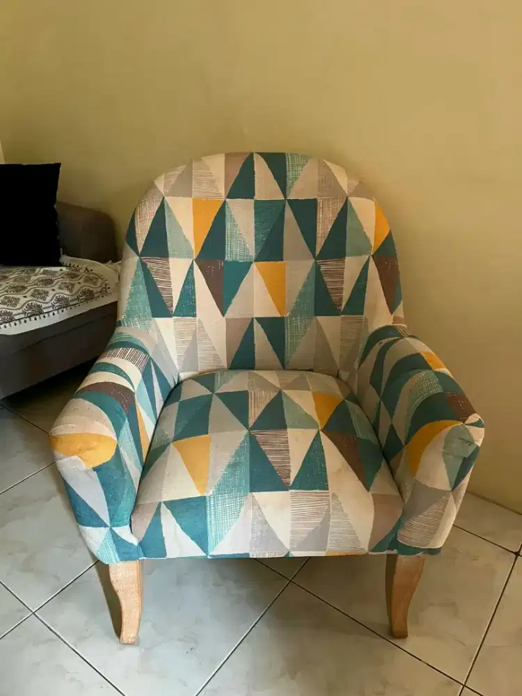 Jual kursi santai teras kaki kayu. Merk Riana kondisi second msh bagus