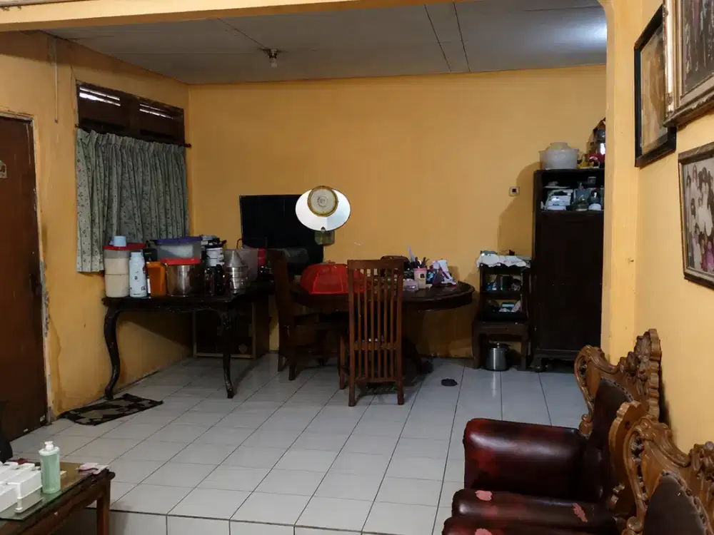 Rumah kos luas 10x32,6 326meter 6KT Kebayoran Lama Jakarta Selatan