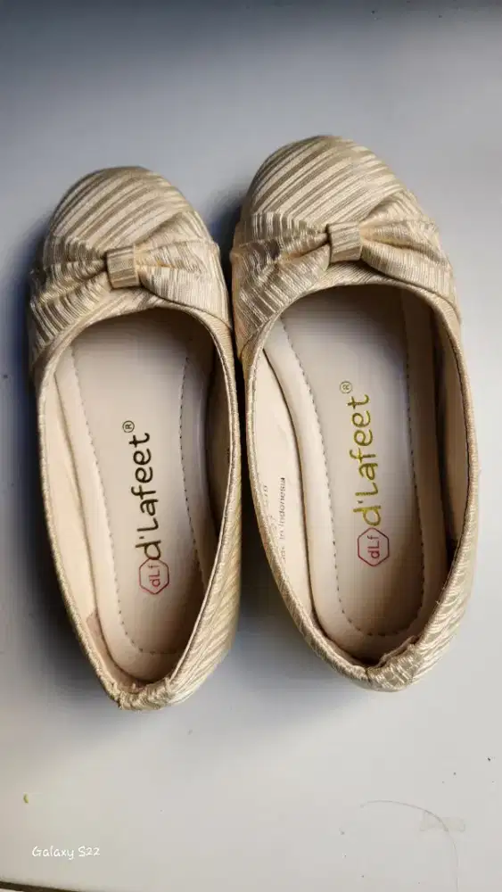 Sepatu slip on anak uk 27
