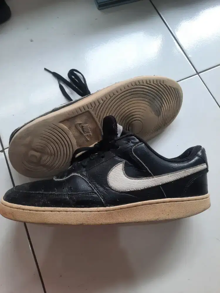 Sepatu court vision