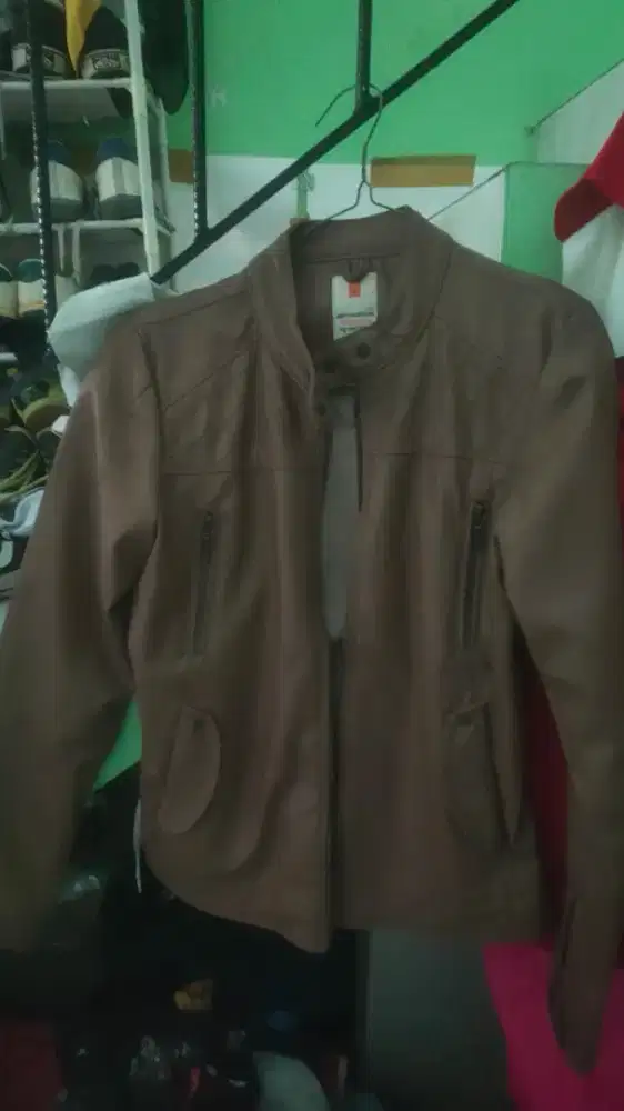 Jaket wanita kulit