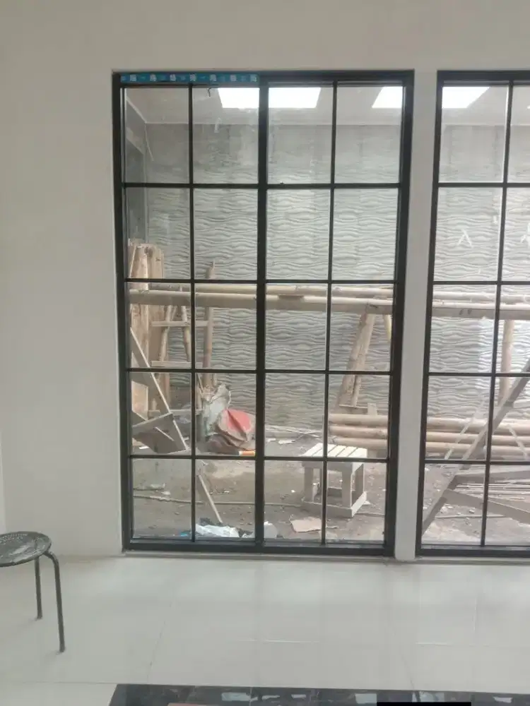Pintu kaca dan kaca tempered