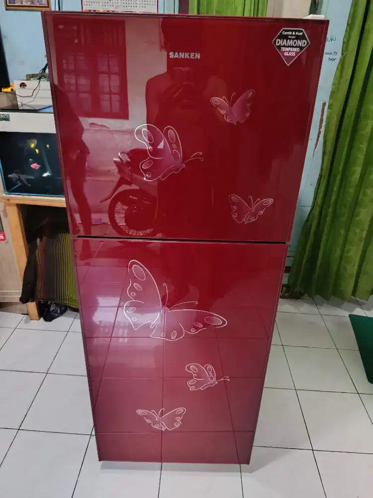 Kulkas 2 pintu merek Sanken