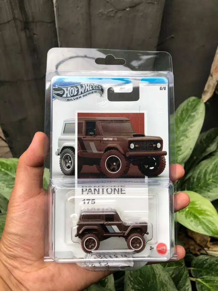 Hotwheels Silver Series Ford Bronco, Base Besi
