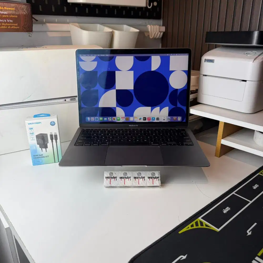 MacBook Air 2020 i3 8gb 256gb Battery Health 85%