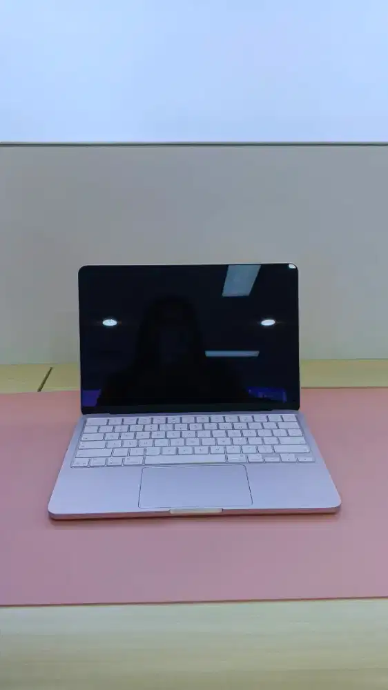 Cicilan Macbook Neo pink blush 256gb gratis 2x cicilan