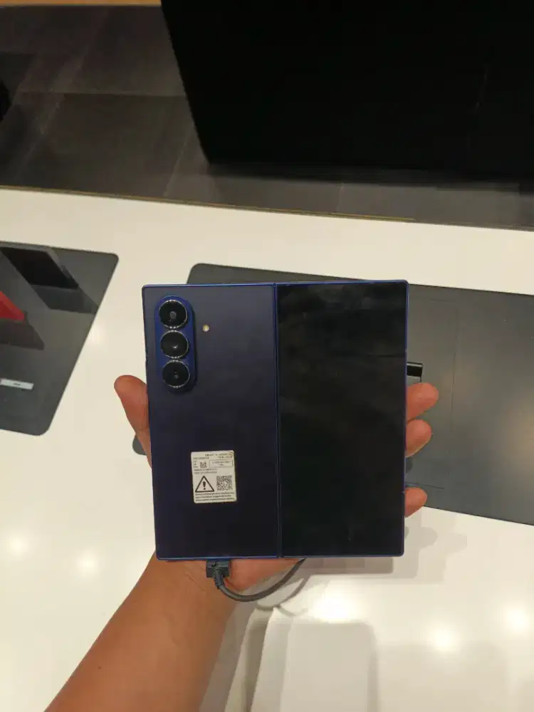 SAMSUNG GALAXY Z FOLD7