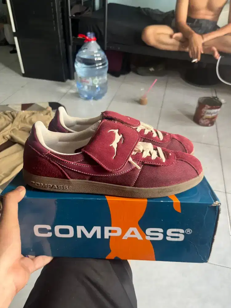 sepatu compas Tribune size 43 44 masuk