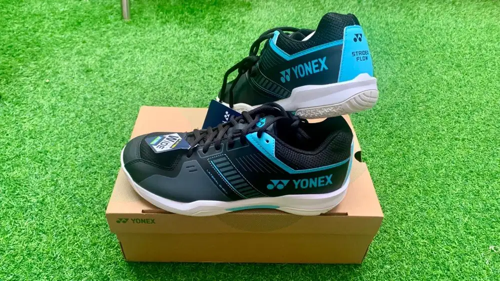 Sepatu Badminton Yonex