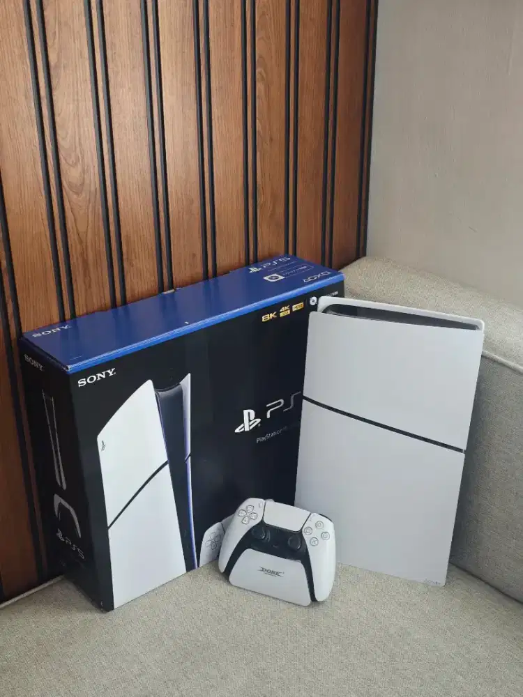 Playstation 5 Slim reg Japan 2nd with games
