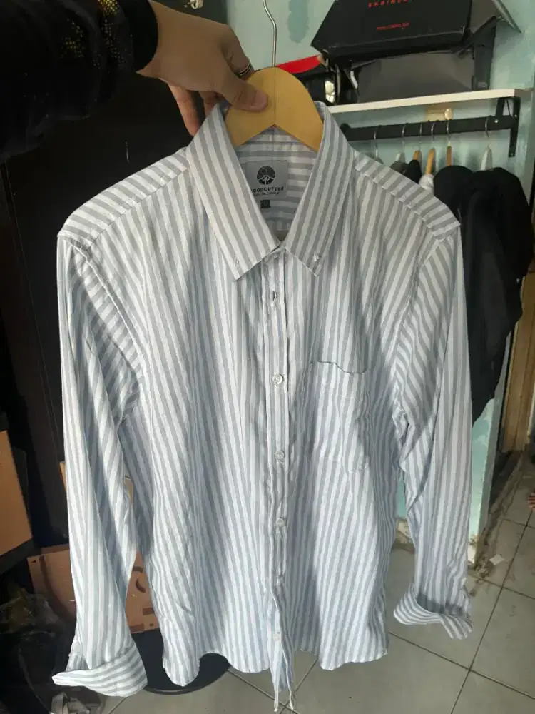 kemeja lengan panjang strip