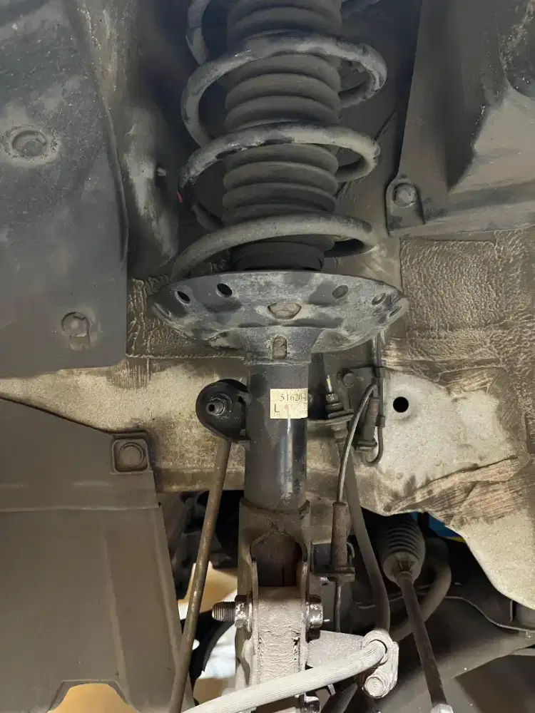 Shock depan dan per copotan honda brio th 2018