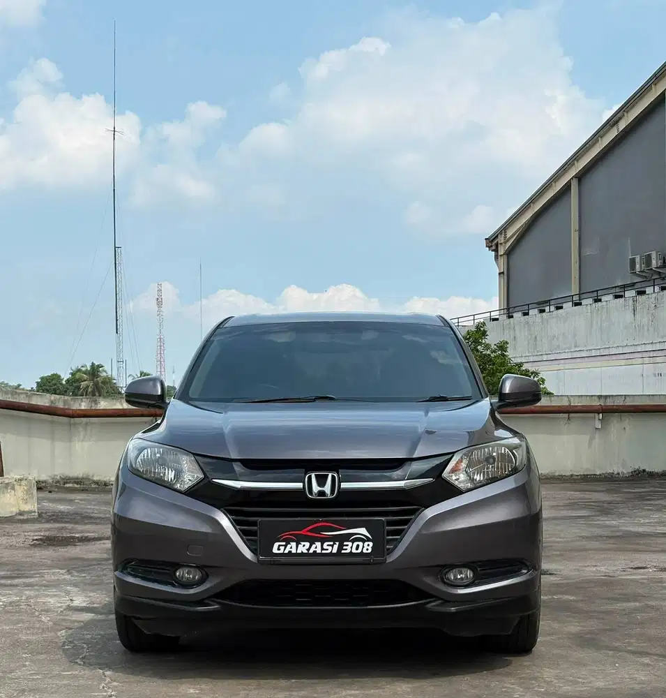 Honda HRV 1.5 E CVT AT Tahun 2018 Warna Abu Abu HR-V Matic
