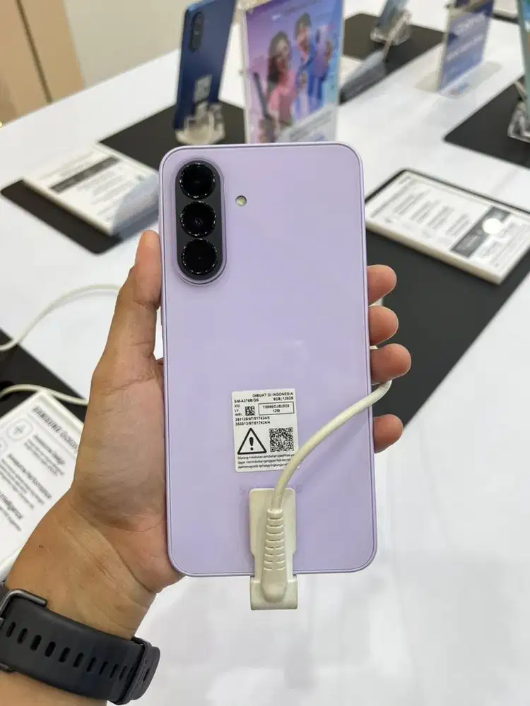 Samsung A37 8/256gb Free adapter 45w