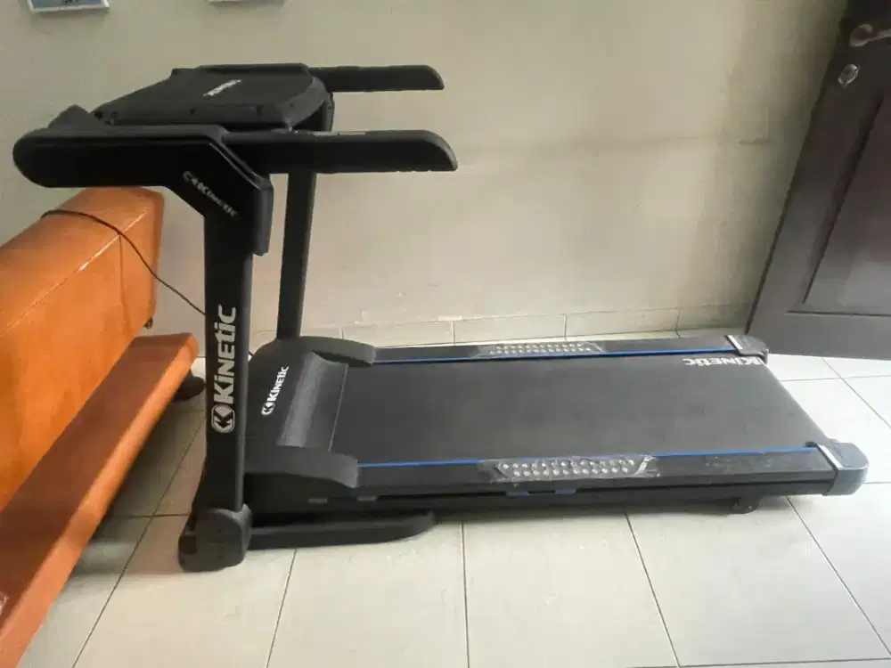 Kinetic smart treadmill 2 HP 15p area lari lebar