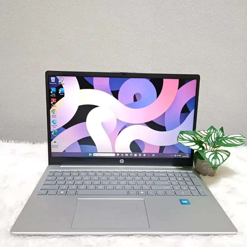 LAPTOP HP 15 FD0084WM INTEL N200 RAM 8G. SSD 128GB LAYAR 15.6 INCH