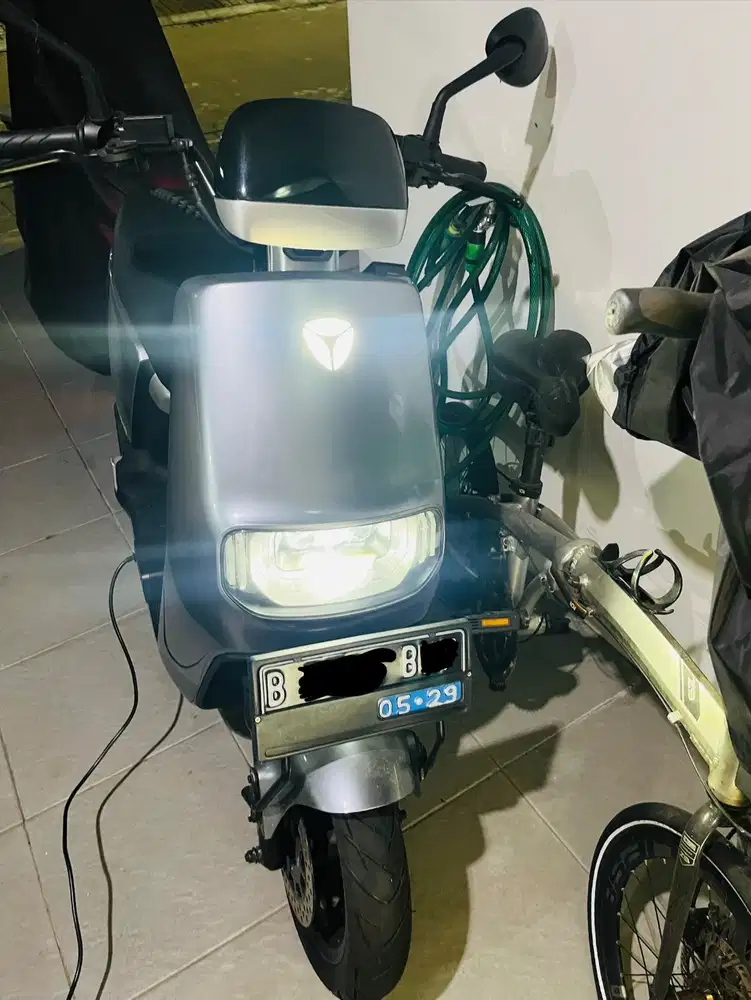 Yadea E8S Pro 2024 Grey
