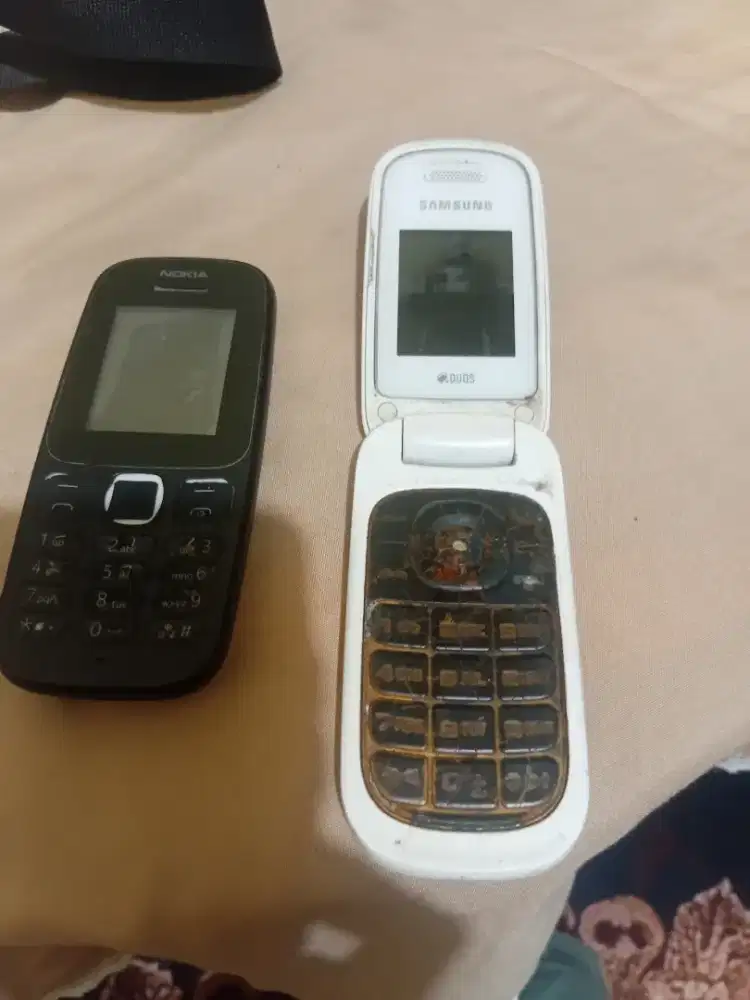 Djual hp jadul keadaan gk hidup
