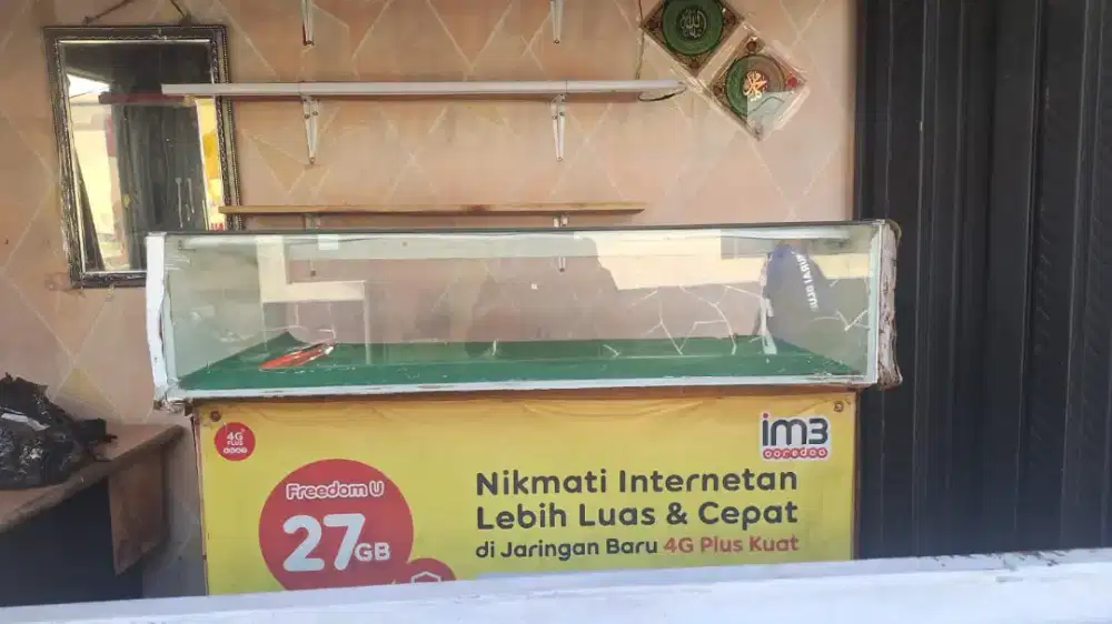 Meja Etalase pulsa lengkap dgn lampu LED