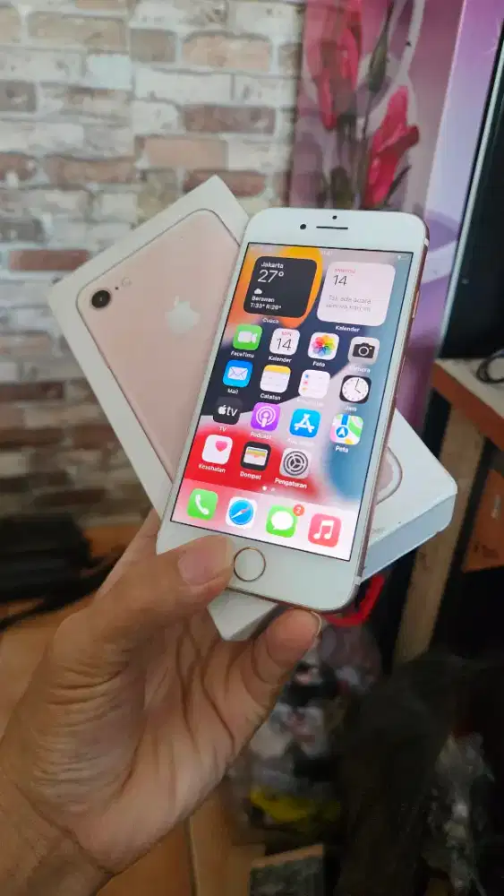 Iphone 7 32gb fullset orian siap pakai
