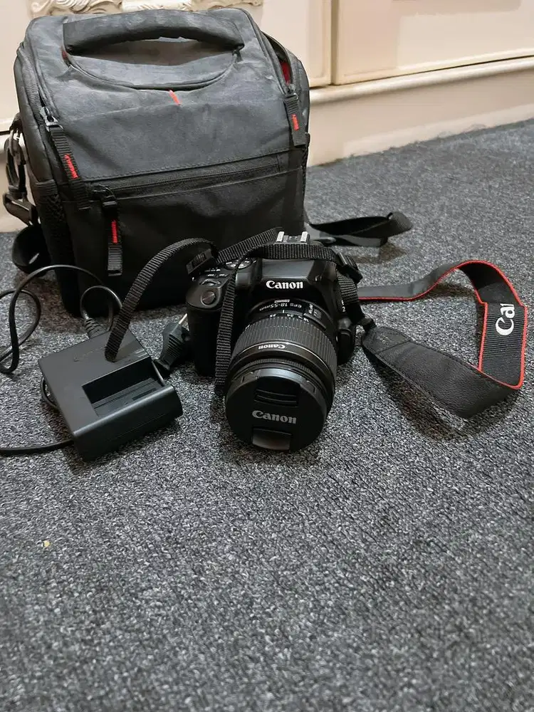 Jual second Canon EOS 250D.