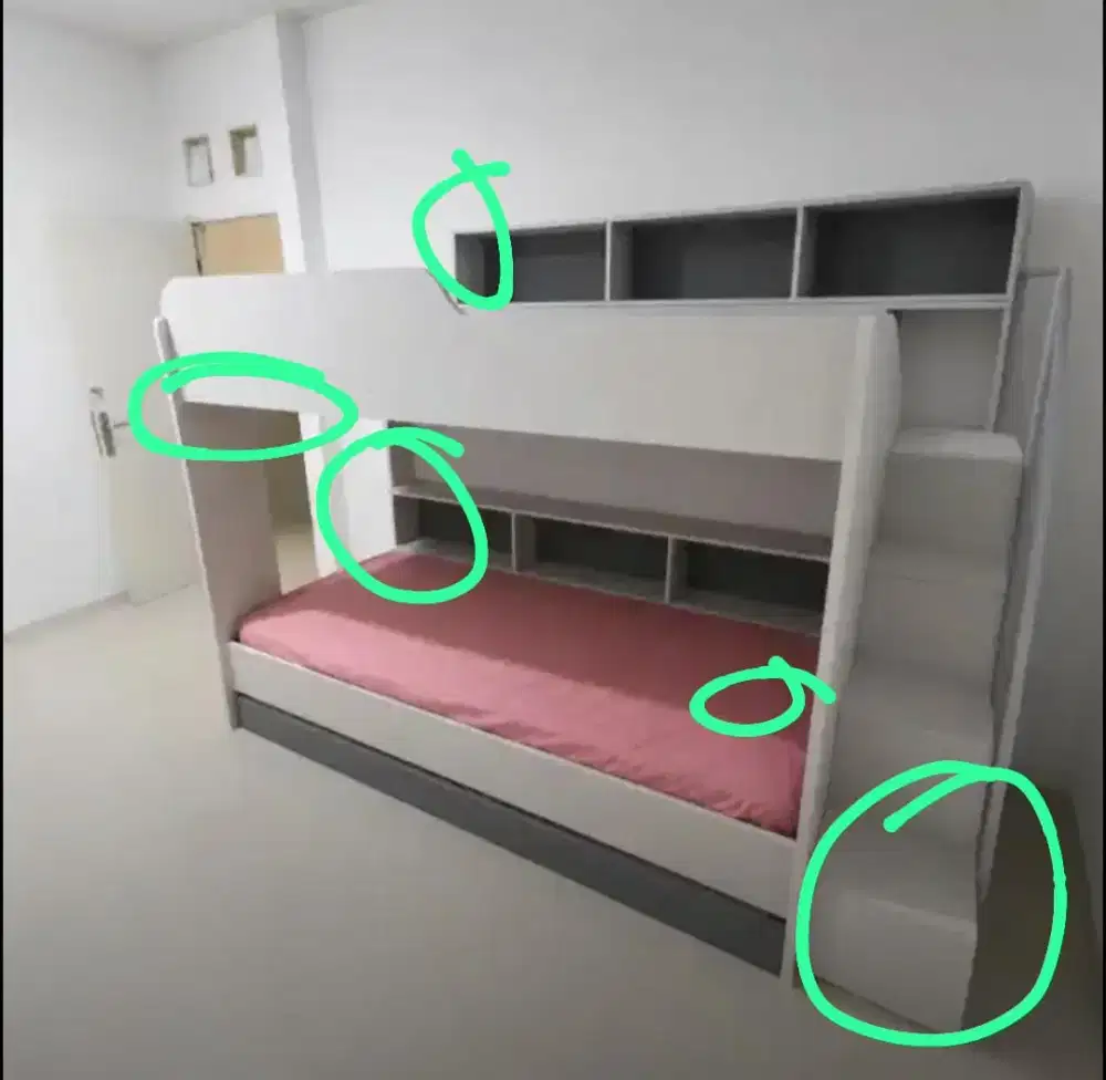 Tempat tidur 3 tingkat bekas. Nego.