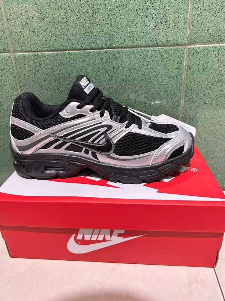 Nike air max moto 2k