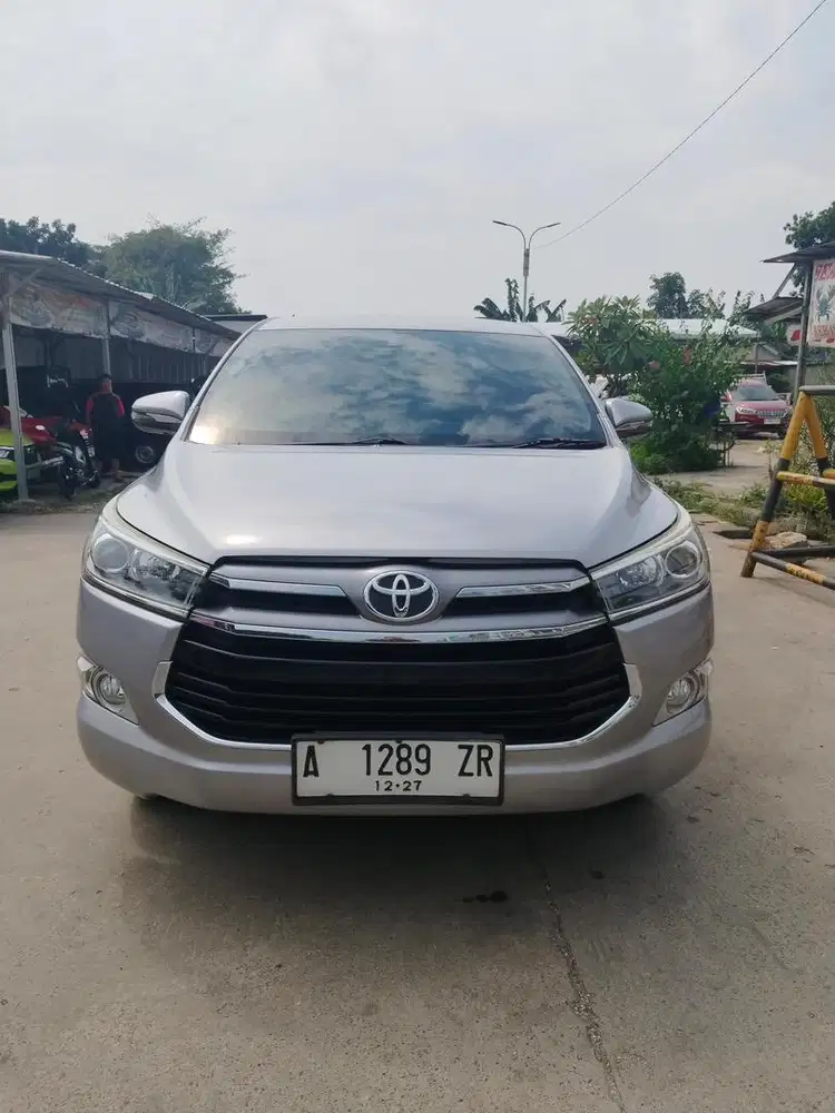 TOYOTA INNOVA V AT