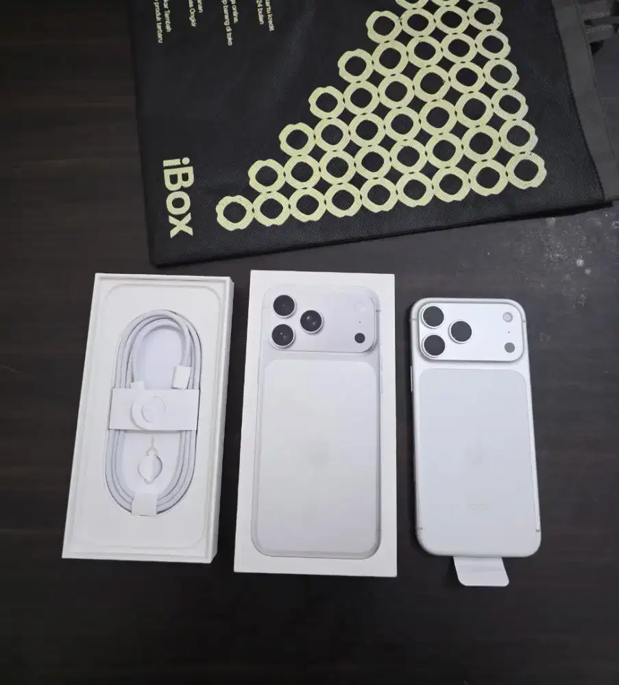 iPhone 17 pro max 256GB iBox cuma buka kotak aja