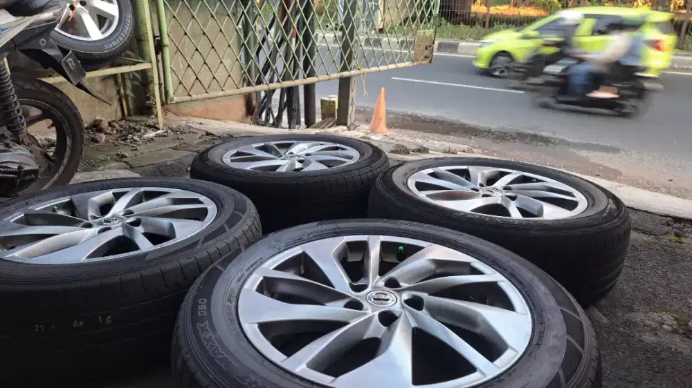 Velg mobil nissan xtrail r18 bisa tt