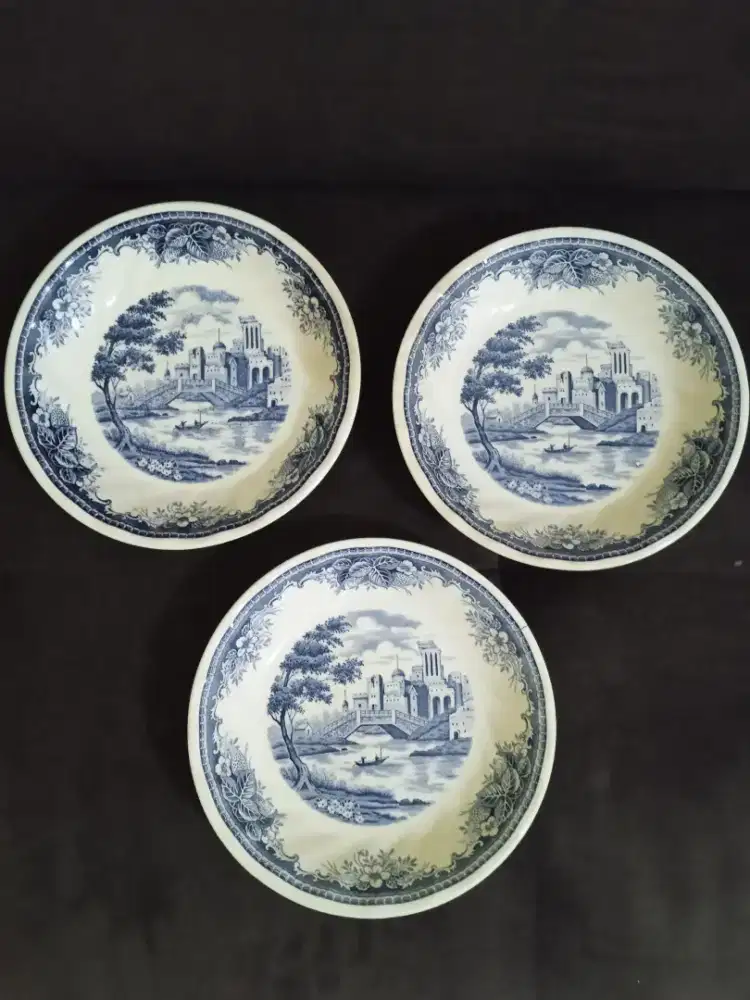 Jl piring E Oxford  ghotic castle hand painted 3 pcs