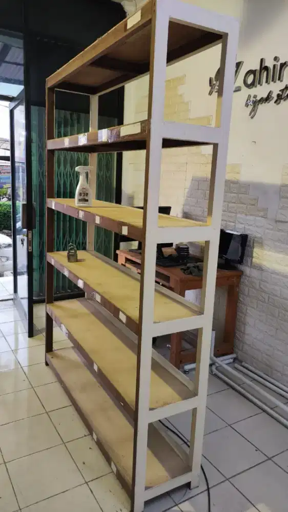 Dijual lemari kayu kokoh seken
