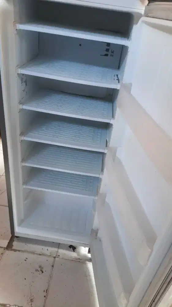 Jual bu freezer kulkas ukuran 6 rak merk LG INVERTER