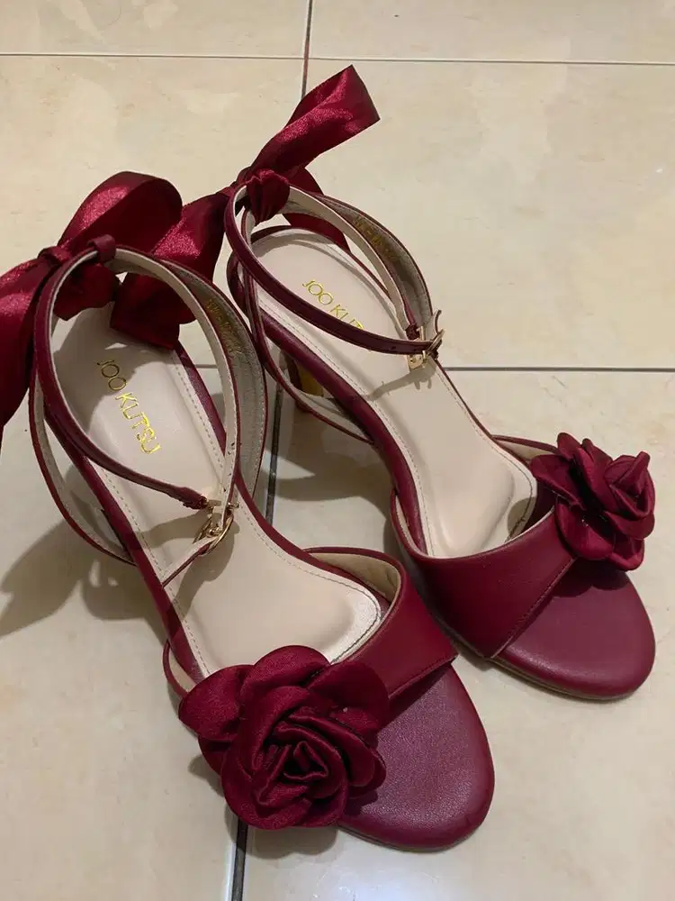 Heels Merah Merk Jookutsu