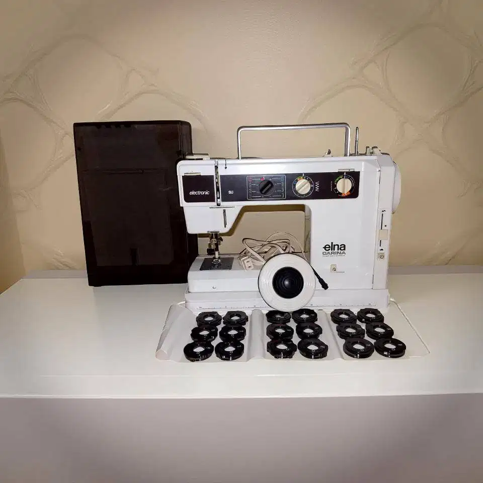 Mesin jahit Elna Carina Su 65 Portable
