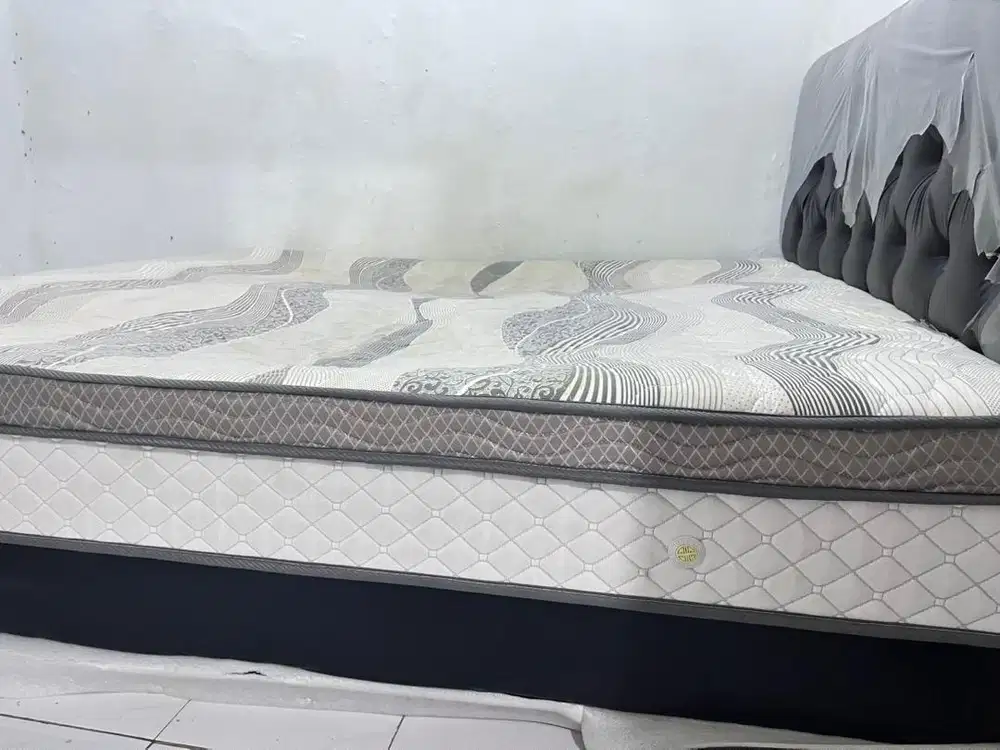 Kulkas dan kasur boxy