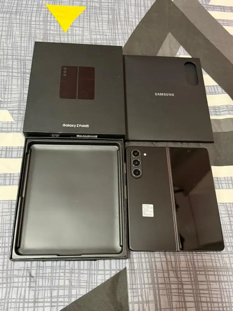 Samsung fold 5 12/512 sein