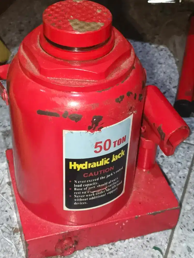 Dongkrak hidrolik 50 ton