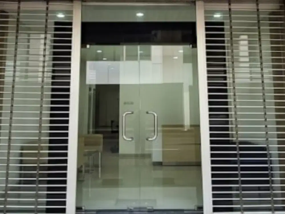 Rukan 3 Lantai Strategis – Taman Aries, Kebon Jeruk