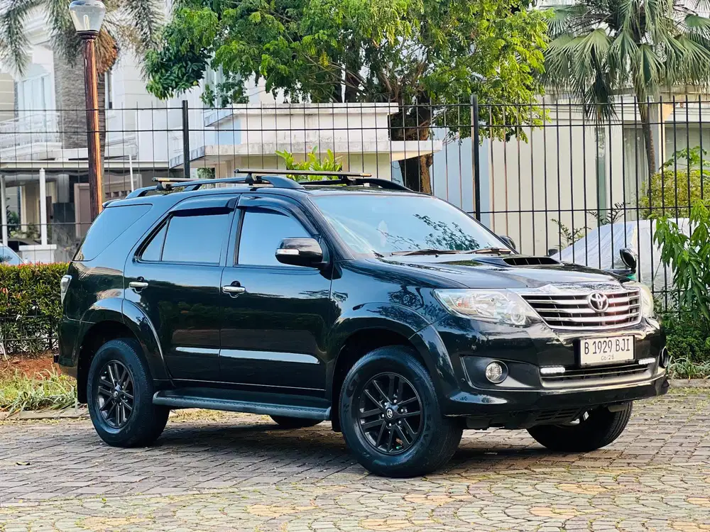 TOYOTA FORTUNER 2.5 G VNT TURBO AT SOLAR 2013 HITAM KM LOW 2014 JOSS