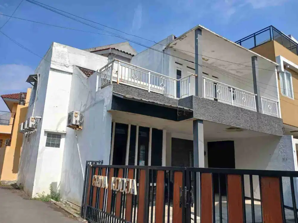 JUAL RUMAH KUKUSAN BEJI KOTA DEPOK SHM POSISI HOEK BANGUNAN RAPI SIAP HUNI