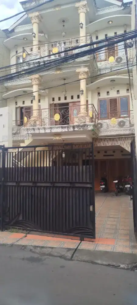 Dijual rumah kost di Tebet
