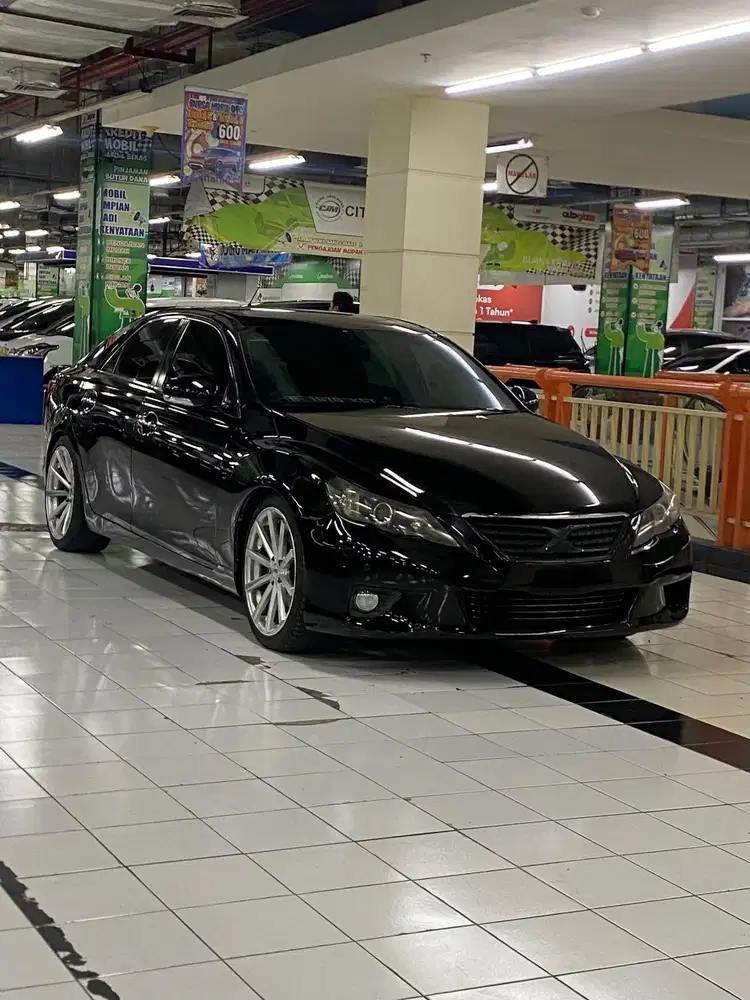 Toyota Mark X 2.5 2012