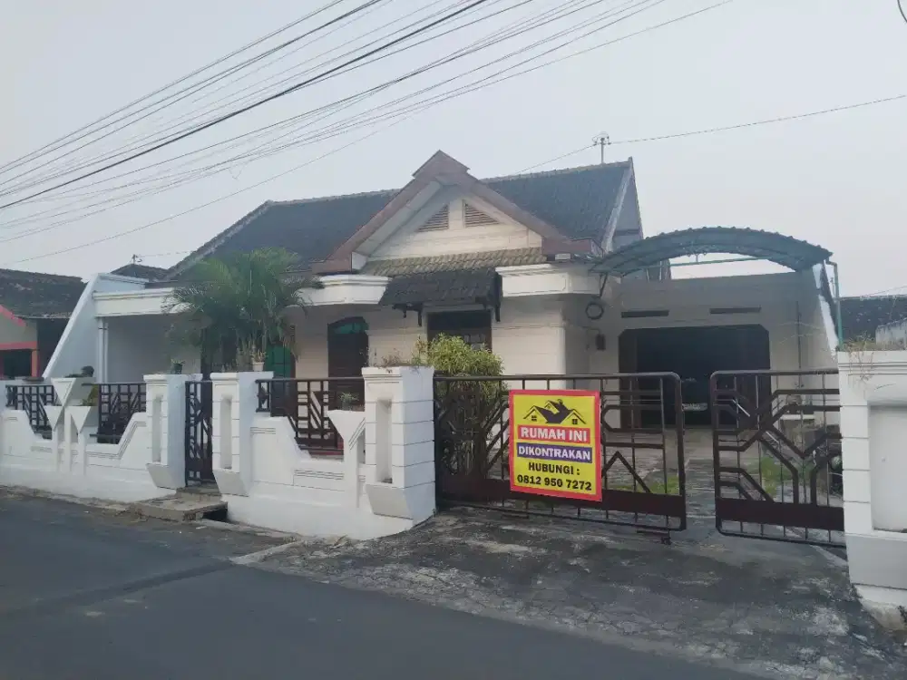 Rumah Besar/Kantor/Basecamp mahasiswa daerah Sewa strategis area Solo