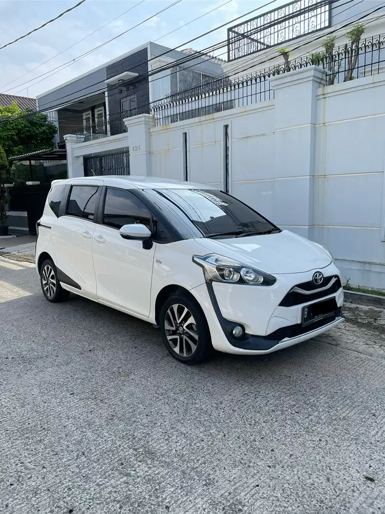 Toyota Sienta 2021 V Bensin